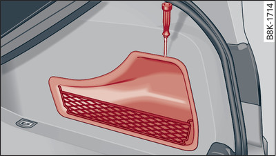 Luggage compartment (on saloon models): Opening side trim